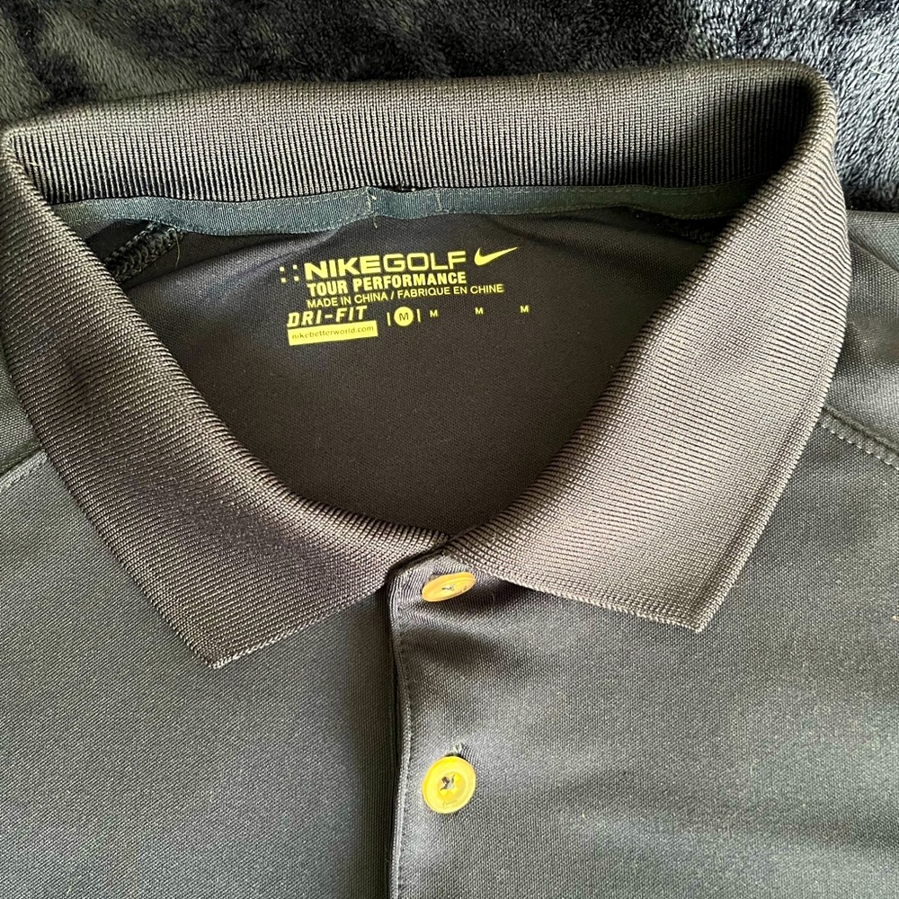 Men’s Nike Dri-Fit Polo Dark Blue Medium size - smoke free home